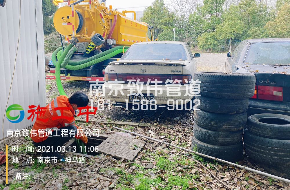 321龙潭村工厂清掏化粪池